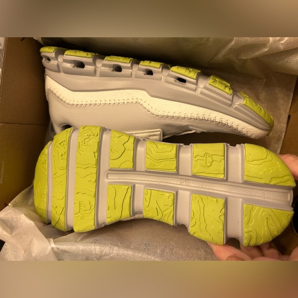 ON cloud. Cloudaway sneakers. New in box - Picture 12 of 12